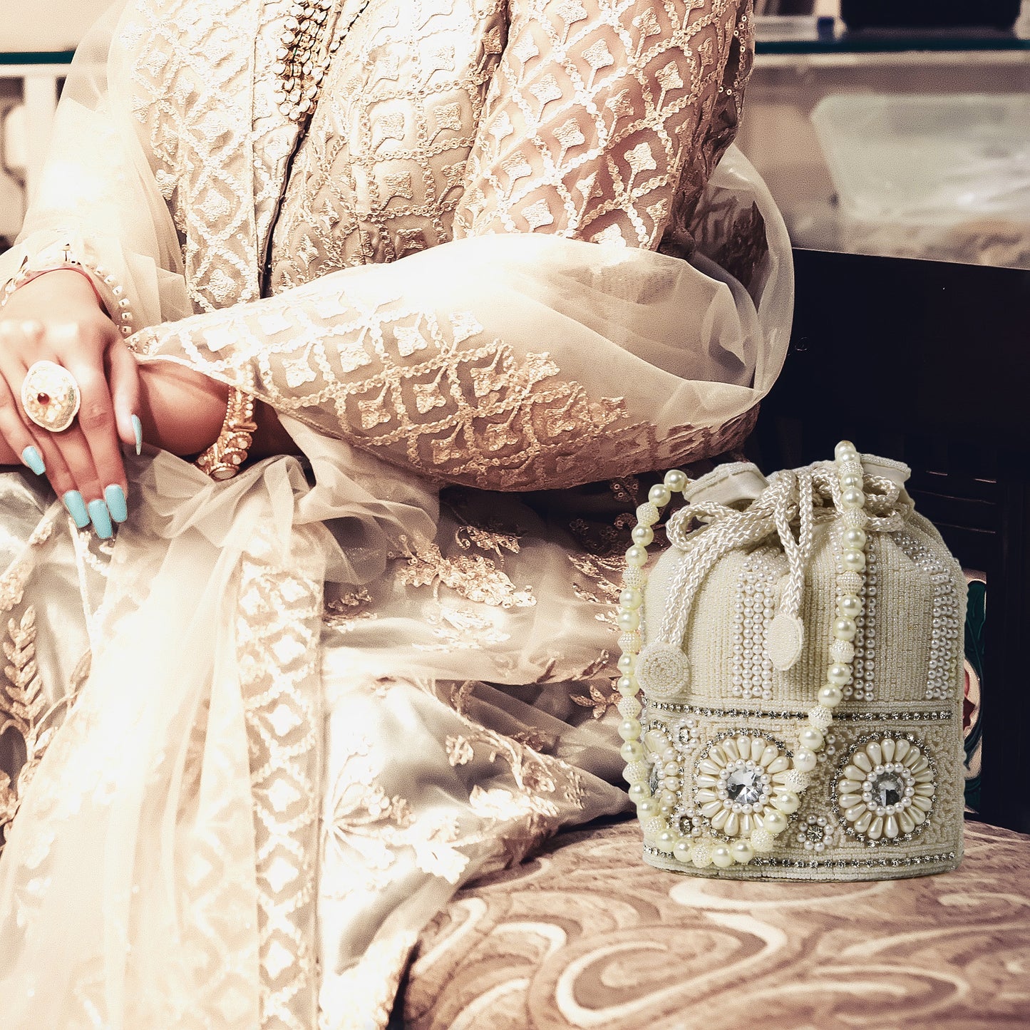 Potli_White
