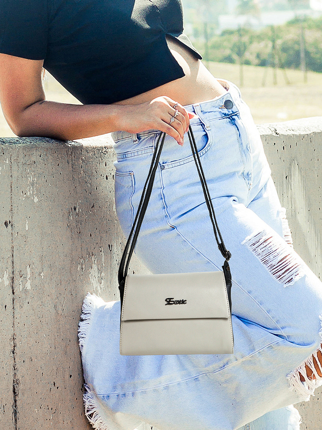 Sling_bag_Off_white