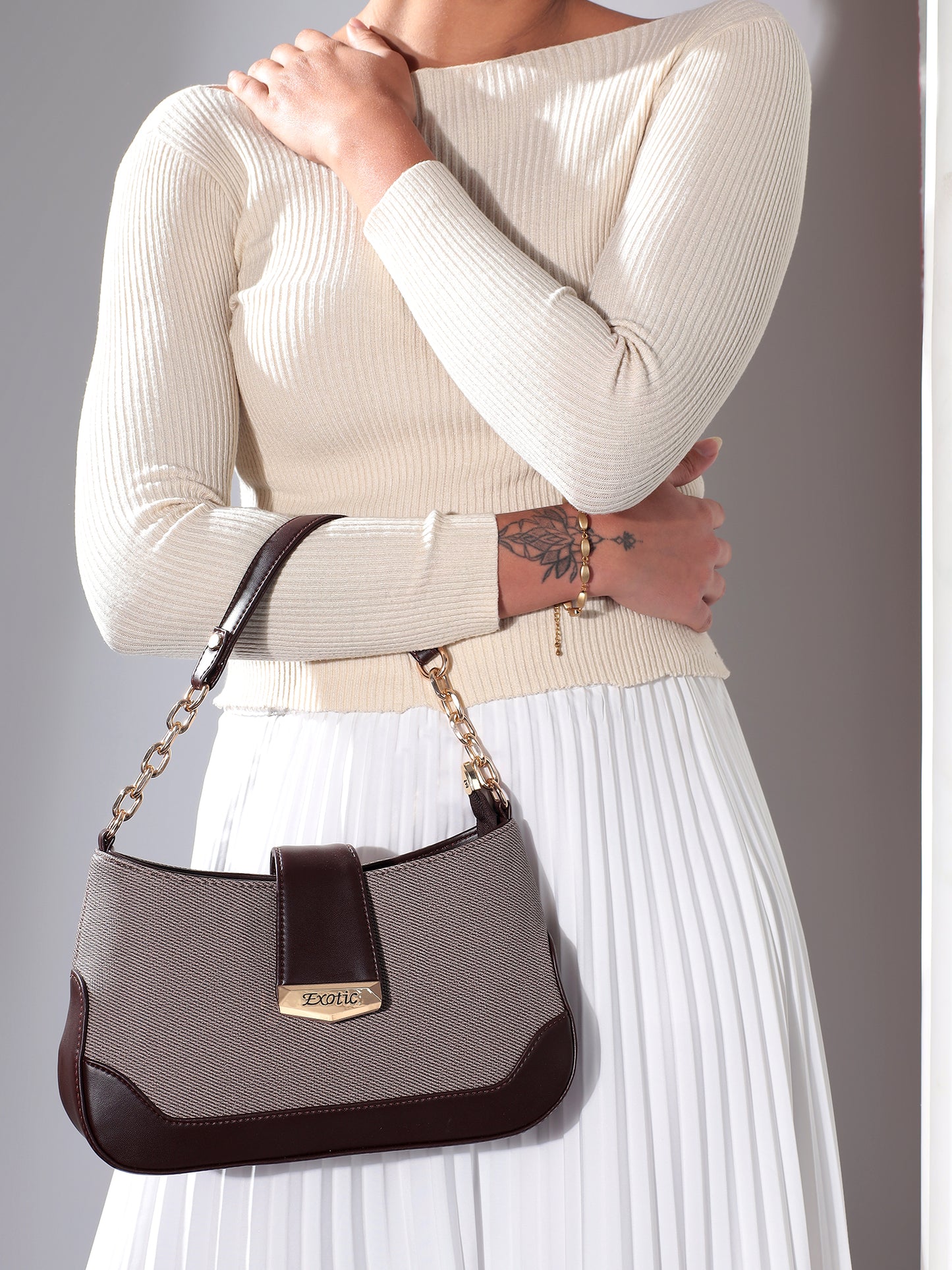 Exotic Stylish Handheld & Sling Bag