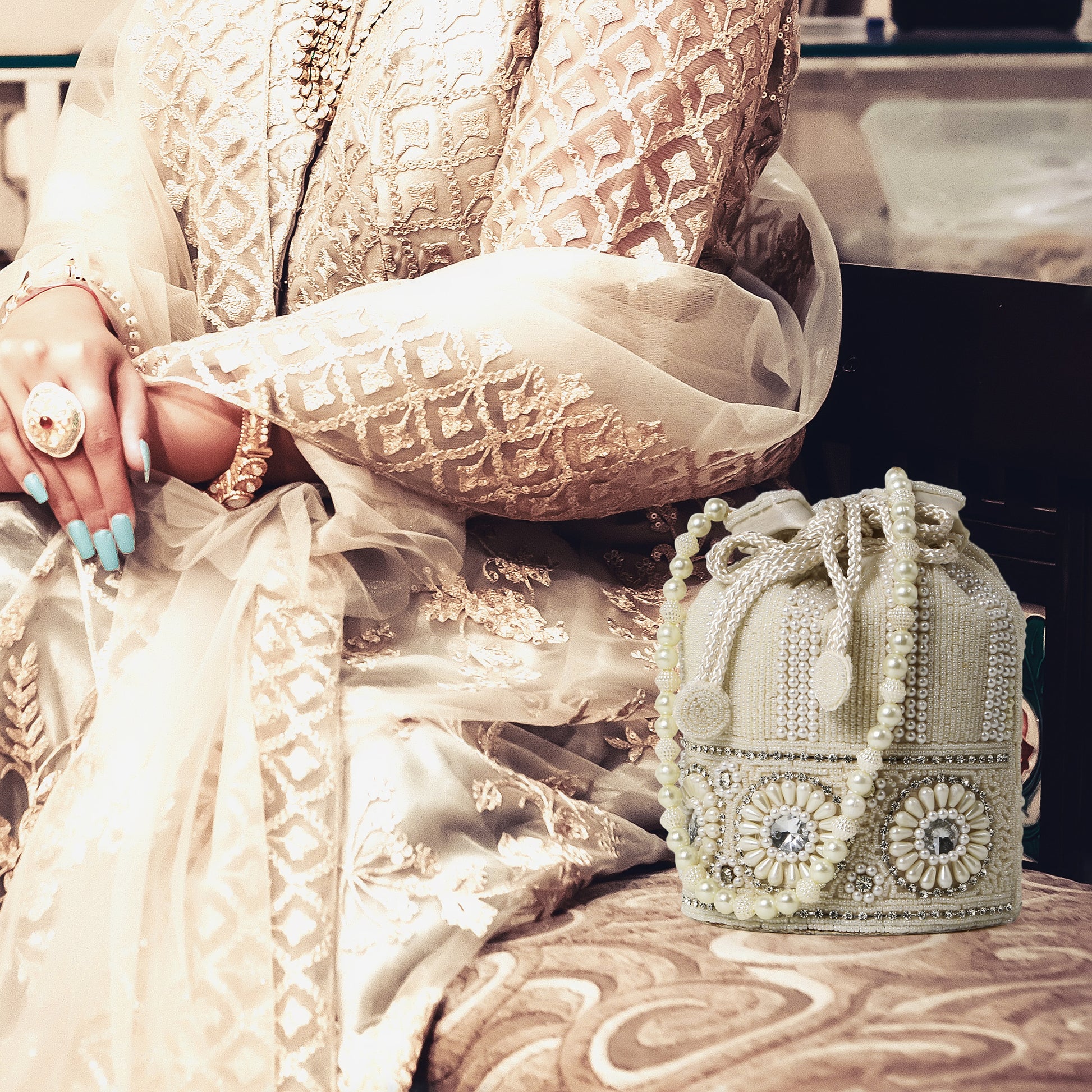 Potli_White