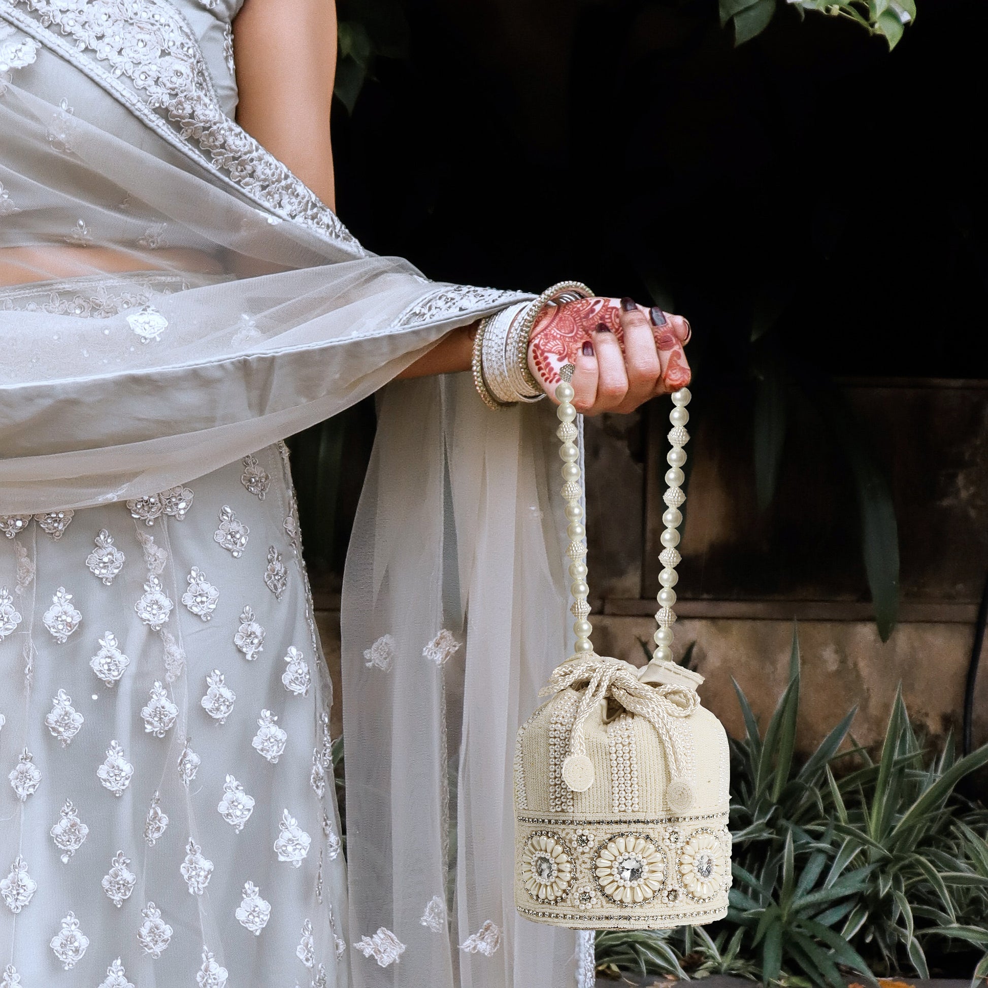 Potli_White